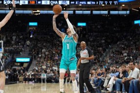 里程碑夜！圣安东尼奥马刺外线爆发，意甲清晨刷纪录，气氛紧张，年轻球员得到机会的简单介绍-jiuyou游戏中心