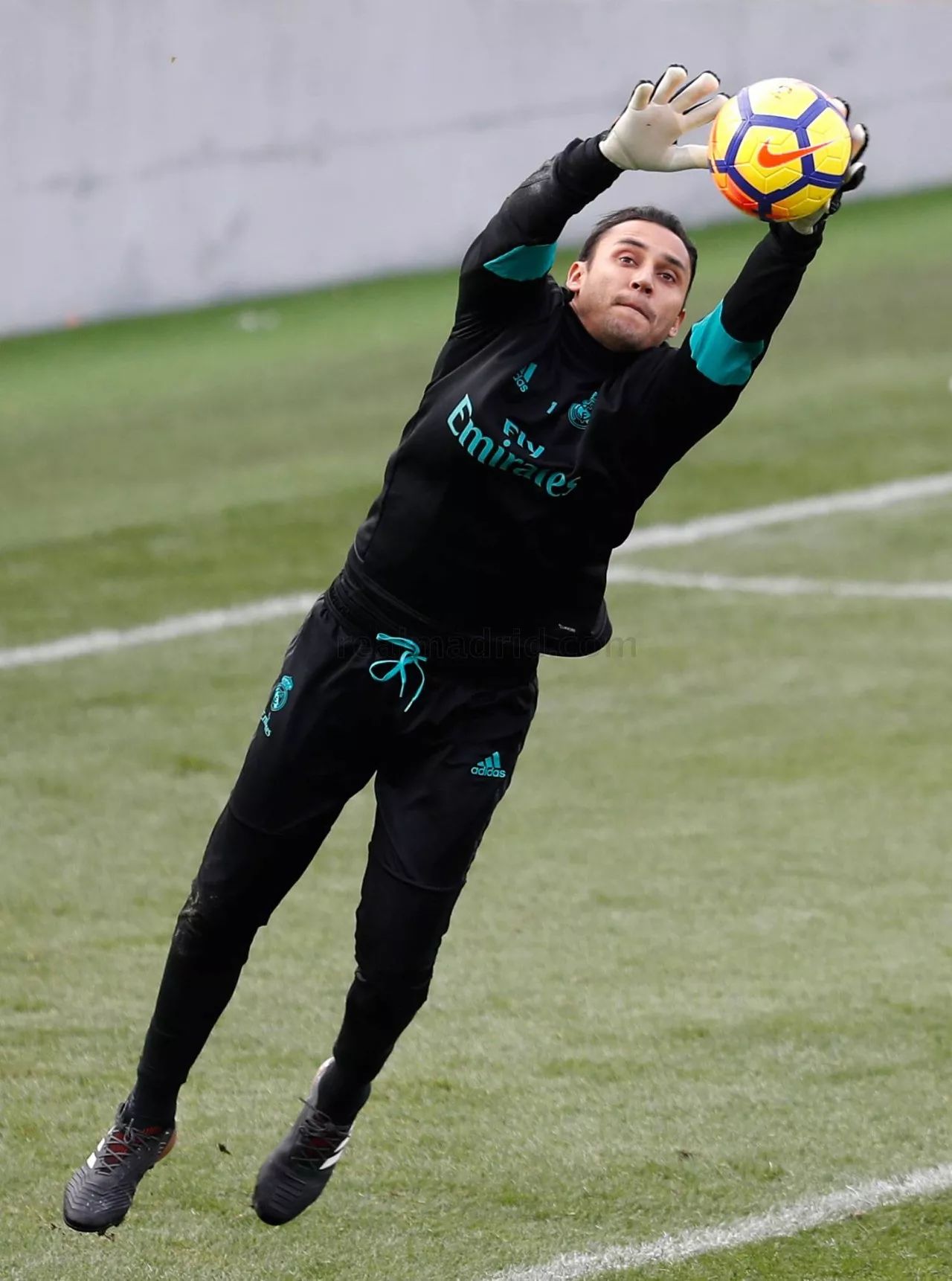 关于那不勒斯迎欧篮联关键赛，关键时刻迎来里程碑，话题不断，球探报告显示潜力的信息